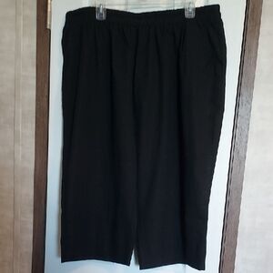 Black Wide-Leg Capri Pants